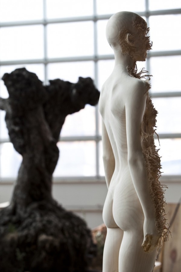 the-tainted-sculptures-aron-demetz-11.jp