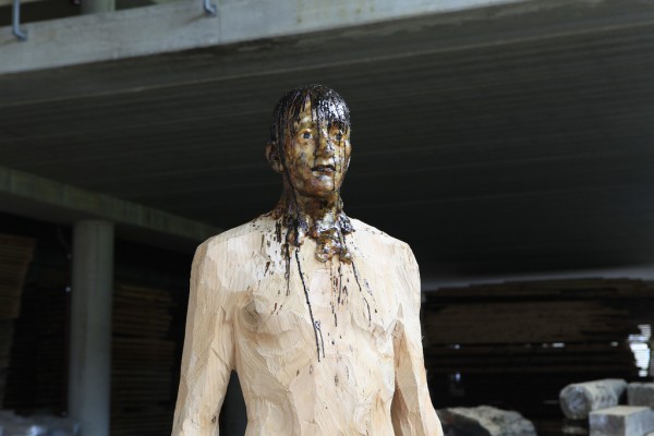 the-tainted-sculptures-aron-demetz-19.jp